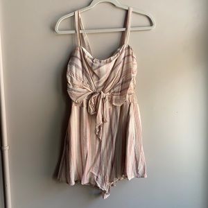 Cute Striped Romper with Front Tie & POCKETS!